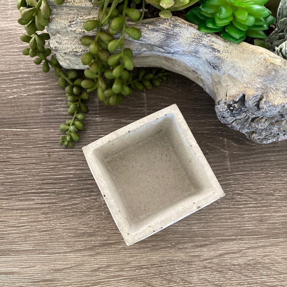 Industrial Modern Handcrafted cement planter - Picture 3 of 5